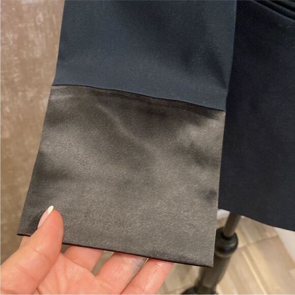 Estée Lauder Chic Navy Women's Blazer with Satin Lapel, US4 - Picture 3 of 8